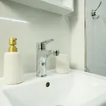 The Blue Pearl 3 *